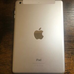 Apple iPad Mini 2 - Silver